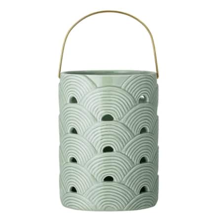 Deze leuke lantaarn van het Scandinavische merk Bloomingville is een mooi accessoire voor in huis. Zet er een mooie kaars in en laat je lantaarn shinen!
